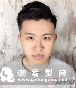 男生两边剃掉中间留长 铲青头发型最显男生帅气阳光