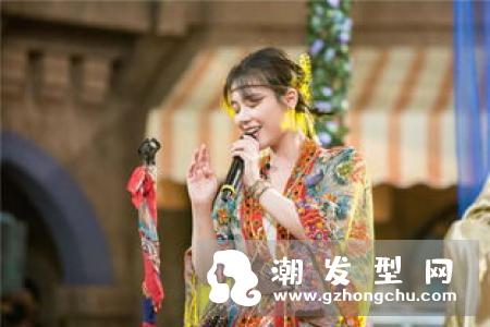 长发披着怎么弄好看 波西米亚风演绎浪漫异域风情