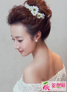新娘盘发发型图片大全 蓬松花苞头盘发奢华迷人