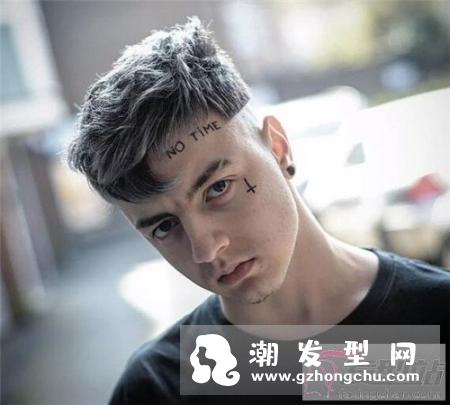 男生发型流行这款 三分区发型帅翻了
