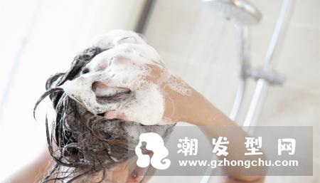 头发刚洗完就痒怎么办 这是没有洗干净的节奏