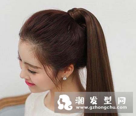 马尾怎么扎显脸小 要翘要蓬松