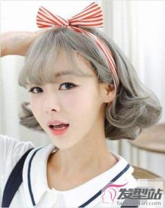 短发梨花头怎么弄好看 蓬松发尾展现妩媚淑女范