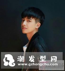 不染不烫男生自然发型 清新简约打造阳光潮男