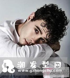 慵懒随性风男生发型  独具魅力不乏绅士范