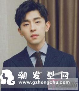 头发扁塌适合什么发型 短烫发蓬松帅气提升魅力