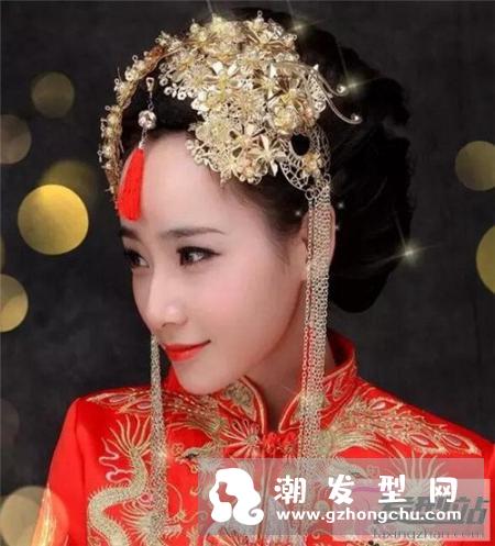 传统经典中式新娘发型 高贵端庄新娘妆发图片