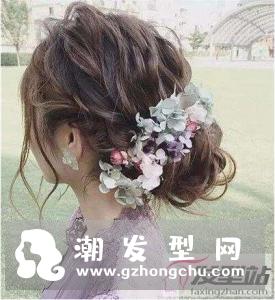 盘发怎么扎好看又简单 干花盘发如春天般浪漫
