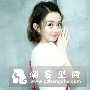 赵丽颖最新短发发型叫什么 同款小卷发短发图片