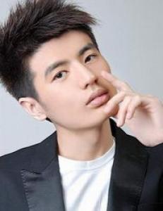 二十出头男生适合什么发型 款款帅气撩你没商量