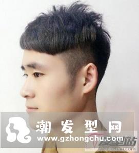 社会发型男生剃两边 酷炫洋气做时尚社会人
