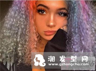 爆炸泰迪卷发型 蓬松有型也时髦