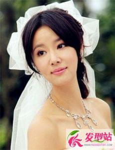 新娘半扎公主头发型 梳最美发型做最美新娘