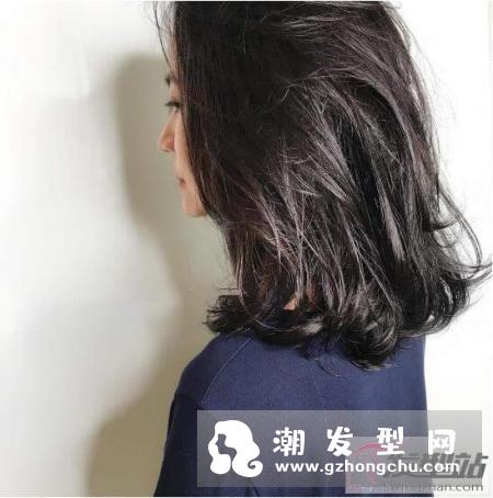 中长头发烫什么卷好看 空气云朵烫让你拥有自然电棒卷度！