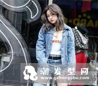 卷发流行“睡不醒风”　慵懒随性显大气