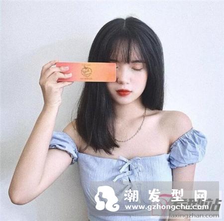 斩男“锁骨发”正流行 甜美撩人超级chic