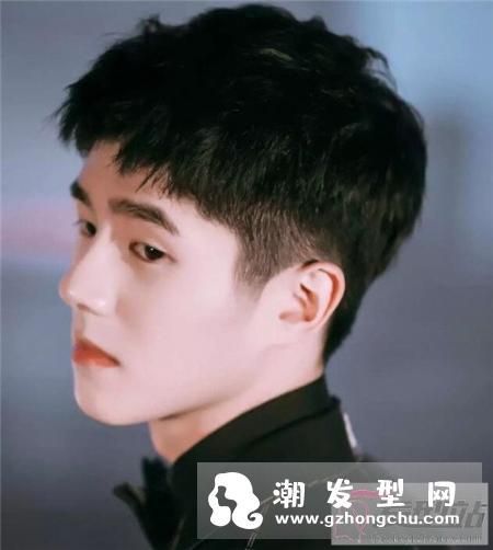 帅哥发型时尚不过时 all back铲青微卷成功上榜