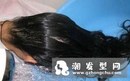 冬季头皮屑多怎么去除 几招搞定冬季头皮屑增多的烦恼