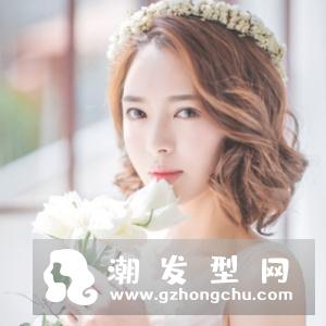 颧骨高适合什么发型 中长卷发显气质