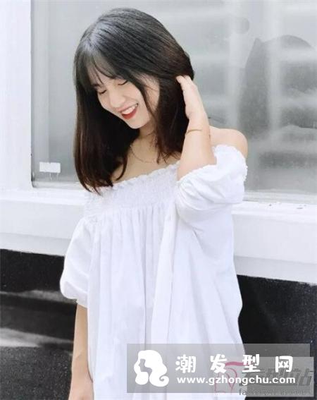 斩男“锁骨发”正流行 甜美撩人超级chic