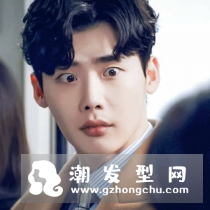 当你沉睡时李钟硕是什么发型 同款韩式中分短卷发怎么弄