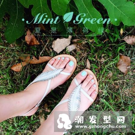 脚趾美甲新款式图片 薄荷绿金箔镜面美甲任你挑