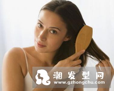 用什么洗发水可以让头发变蓬松 这些方法让你头发蓬松有型