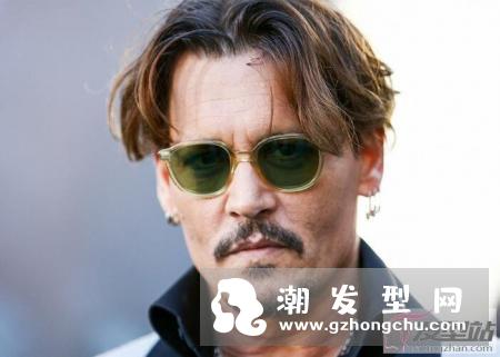 男士染什么颜色头发好看 白金、浅灰、浅啡色绝对是首选