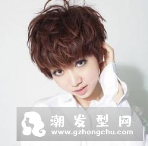 头发扁塌适合什么发型 短烫发蓬松帅气提升魅力