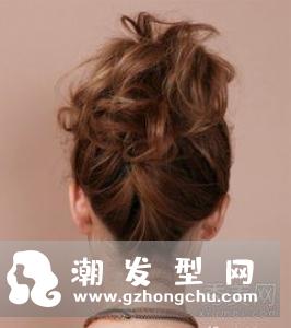 齐肩发怎么扎马尾好看 烫什么卷发好看