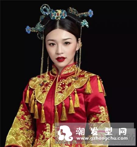 古风中式新娘发型 典雅秀禾新娘妆发图片