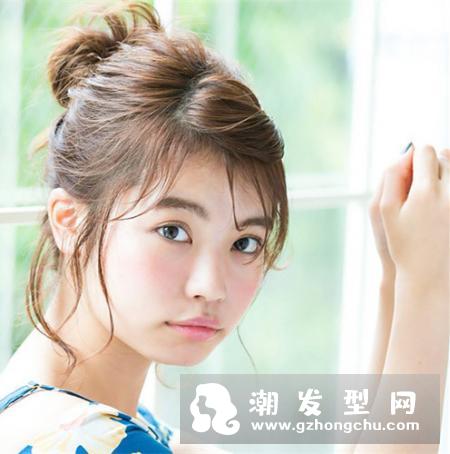 圆脸妹子适合扎丸子头吗 怎么扎好看