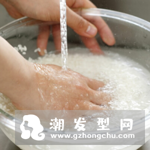 用淘米水洗头还需要洗发露吗 可以用吹风吹吗