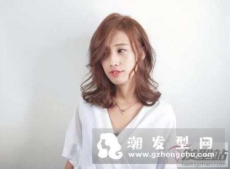 发尾纹理烫女生最爱款 就要这种电棒卷度！