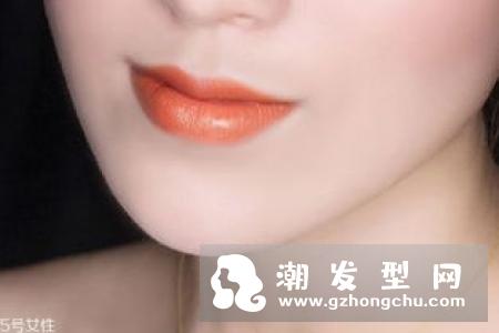 素颜涂口红会不会怪 涂什么颜色口红好看
