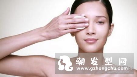 维生素e可以去黑眼圈吗 淡化方法是怎样的