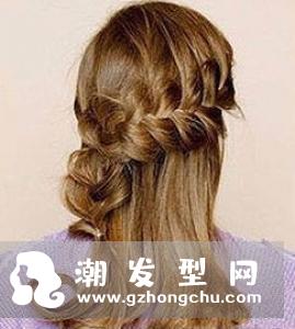 男生渐层侧削线条雕刻发型 两边剃剪出酷炫时尚