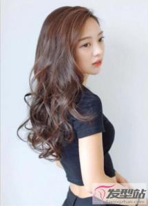 天生卷的女生适合的长卷发 尽情发挥与生俱来自然卷优势