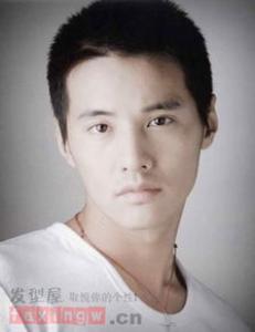脸宽的男生适合什么发型 清爽短发修颜塑形打造硬汉型男