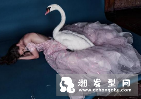 ysl反转巴黎香水真假辨别方法 广告中的女模特是谁
