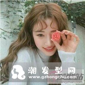 女生中长发蛋卷头 动感与时尚相融合才是最美