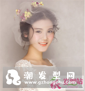 带头纱的新娘婚纱照发型 只为做他眼中最美的女神