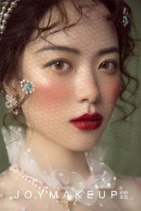 2020年新娘妆发流行趋势 中式轻奢复古新娘造型