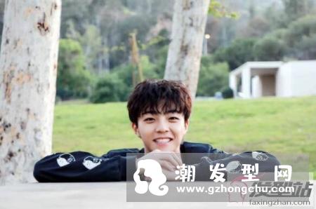 男生湿发造型怎么弄 微湿感让你秒变男神