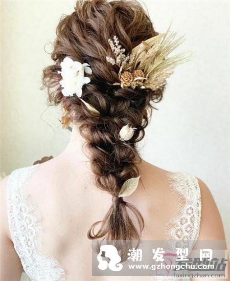 鲜花头饰新娘发型 结婚当天选这款绝美