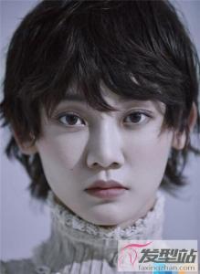 复古羊毛卷短发 慵懒风也可以女人味十足