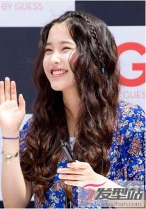 长发披着怎么弄好看 波西米亚风演绎浪漫异域风情