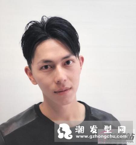 男生湿发造型怎么弄 微湿感让你秒变男神