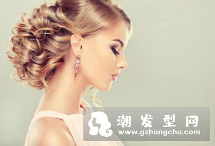 头发爱出油怎么办，简单易执行的方法让头发轻松去油