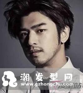 男生鬓角怎么留好看 选对发型帅气度爆表